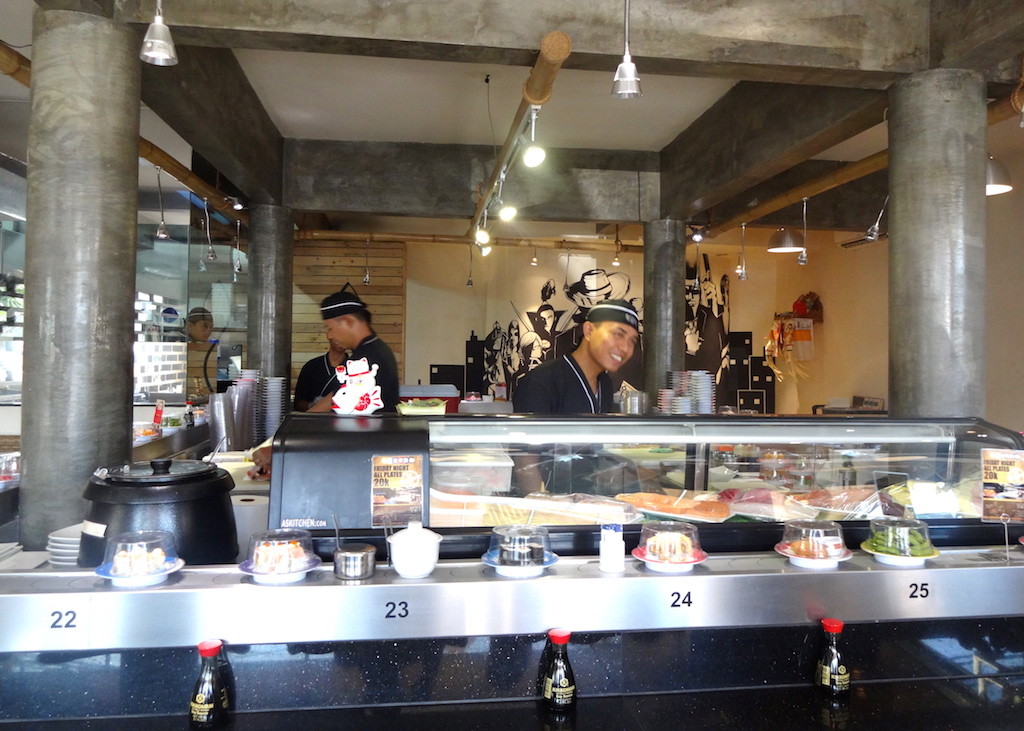 angela-asia-bali-luxury-travel-blog-best-sushi-train-in-seminyak-sushimi-4