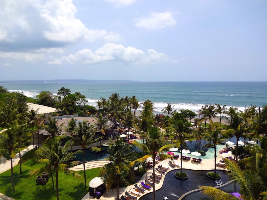 angelas-asia-luxury-travel-blog-best-w-hotel-resort-seminyak-bali-ocean-beach-front-5-star-12