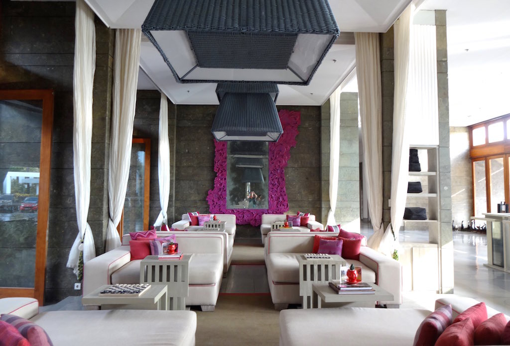 angelas-asia-luxury-travel-blog-best-w-hotel-resort-seminyak-bali-ocean-beach-front-5-star-45