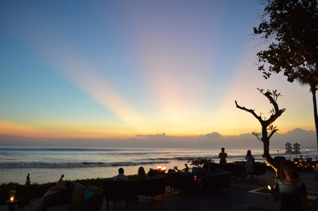 best-bar-sunset-session-on-the-beach-alila-seminyak-bali-angela-carson-luxury-bucket-list-1