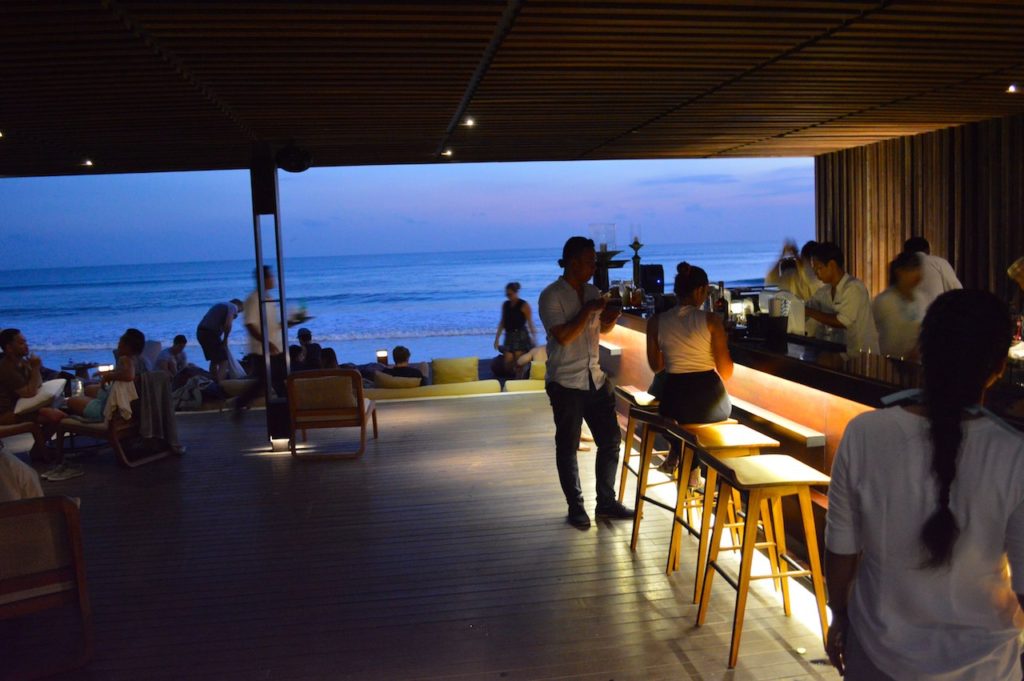 best-bar-sunset-session-on-the-beach-alila-seminyak-bali-angela-carson-luxury-bucket-list-10