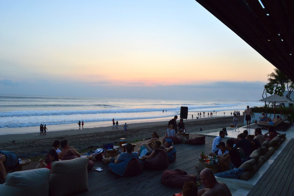 best-bar-sunset-session-on-the-beach-alila-seminyak-bali-angela-carson-luxury-bucket-list-3