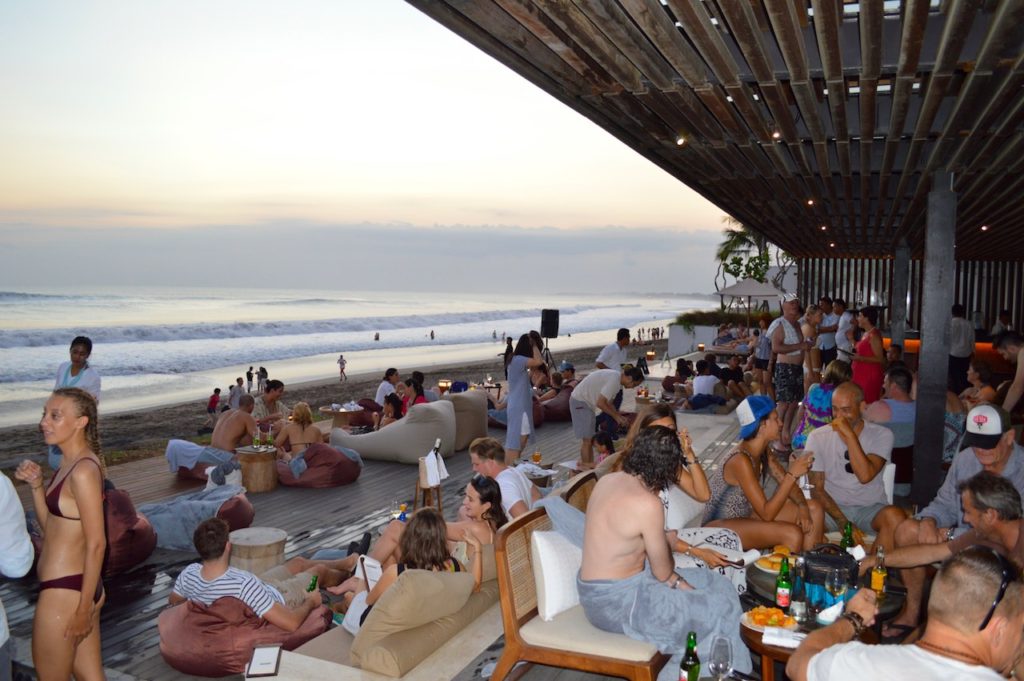best-bar-sunset-session-on-the-beach-alila-seminyak-bali-angela-carson-luxury-bucket-list-5