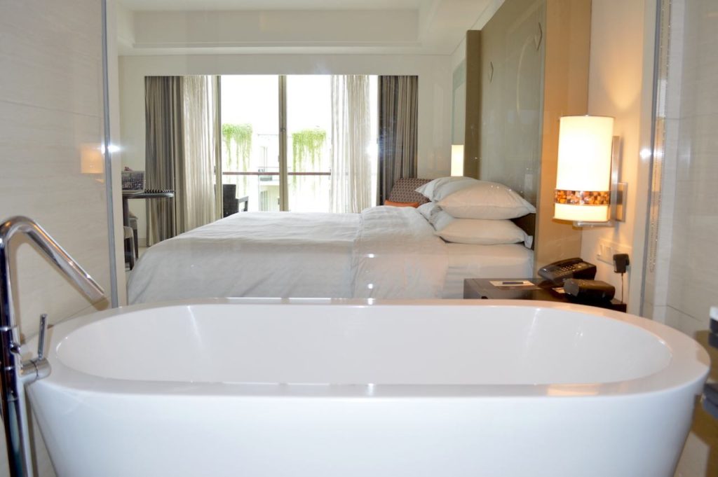 best-5-star-hotel-sheraton-kuta-beach-luxury-oceanfront-suites-video-review-14