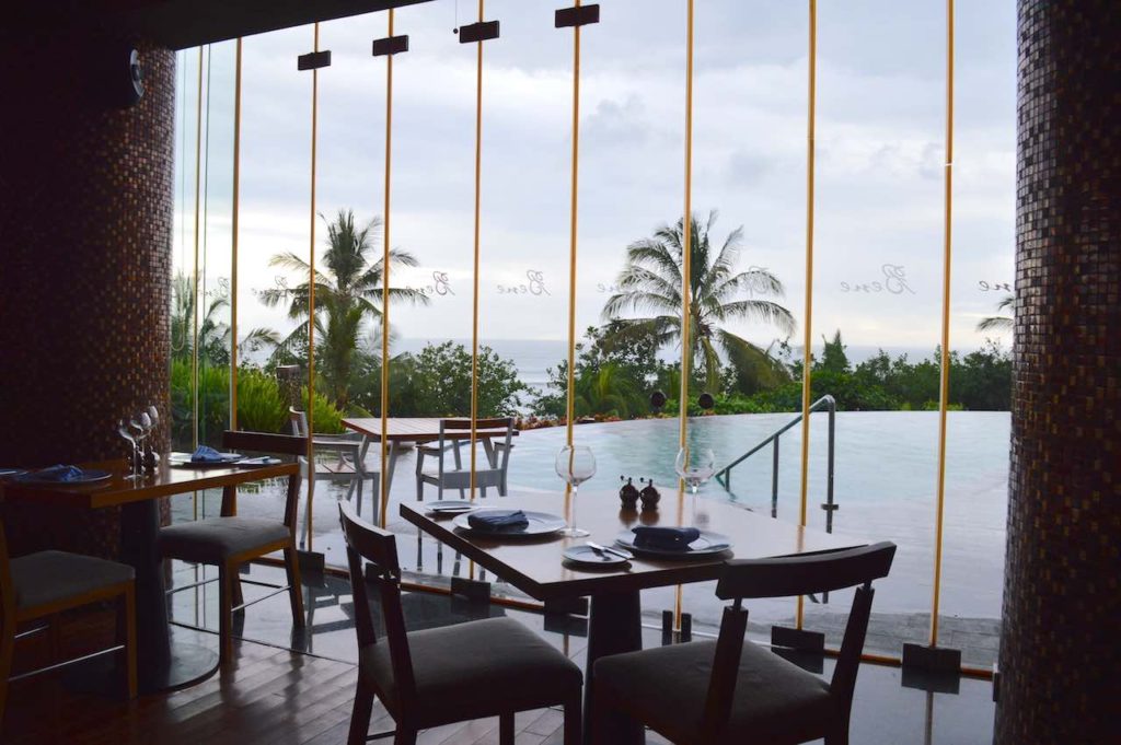best-5-star-hotel-sheraton-kuta-beach-luxury-oceanfront-suites-video-review-16
