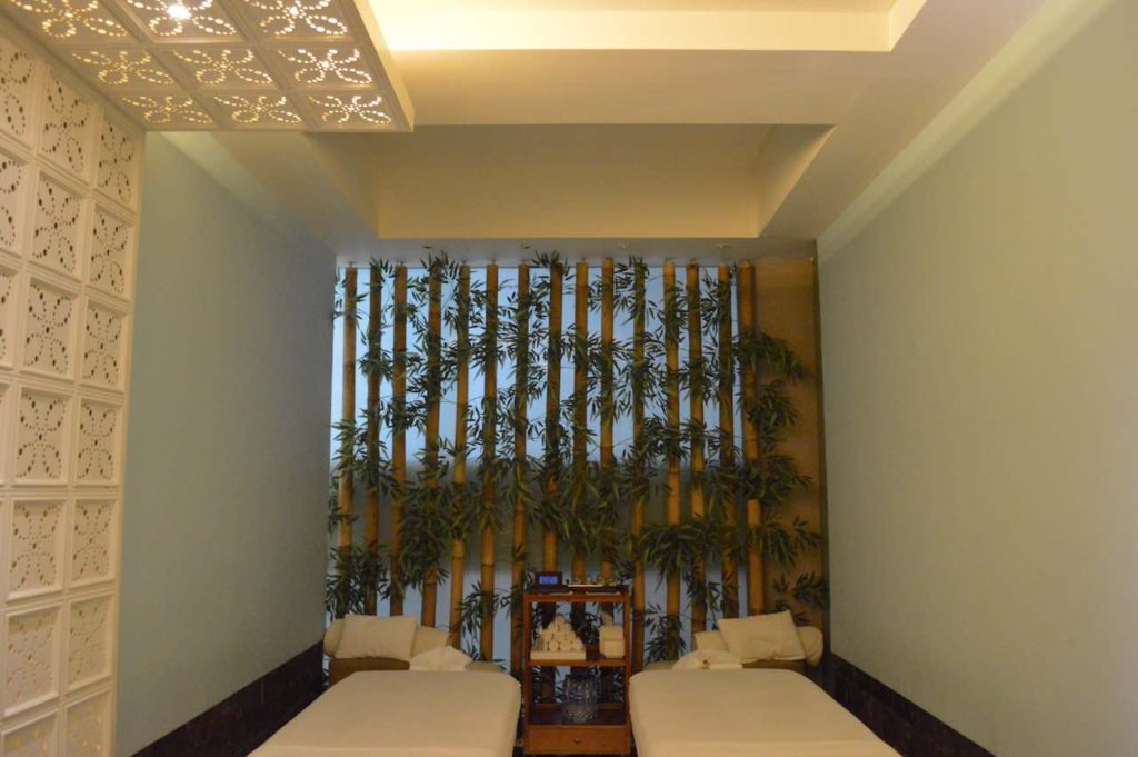 best-5-star-hotel-sheraton-kuta-beach-luxury-oceanfront-suites-video-review-44