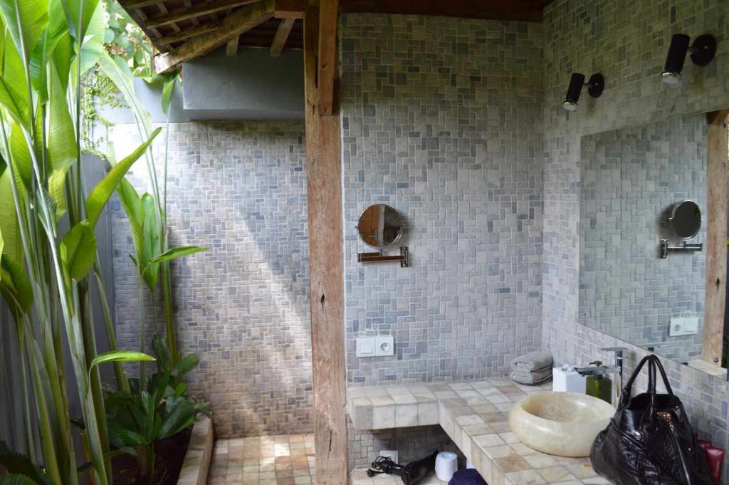 best-bali-villa-gambar-the-bali-agent-6-people-3-bathroom-bedroom-cheap-umalas-24
