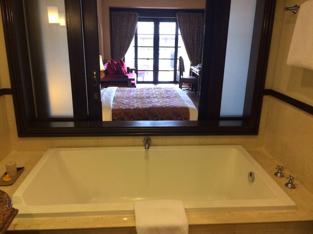 video-tour-casa-del-rio-malacca-best-5-star-luxury-hotel-melaka-angela-carson-malaysia-travel-blogger-17