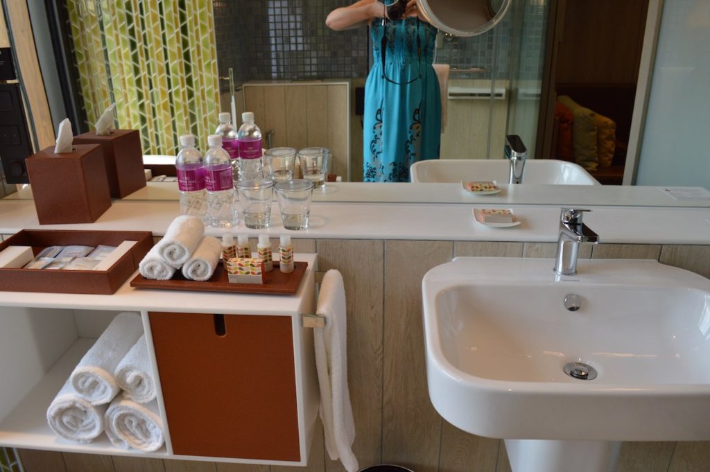 best-hotel-near-singapore-airport-crowne-plaza-changi-asia-luxury-travel-blogger-angela-carson-6