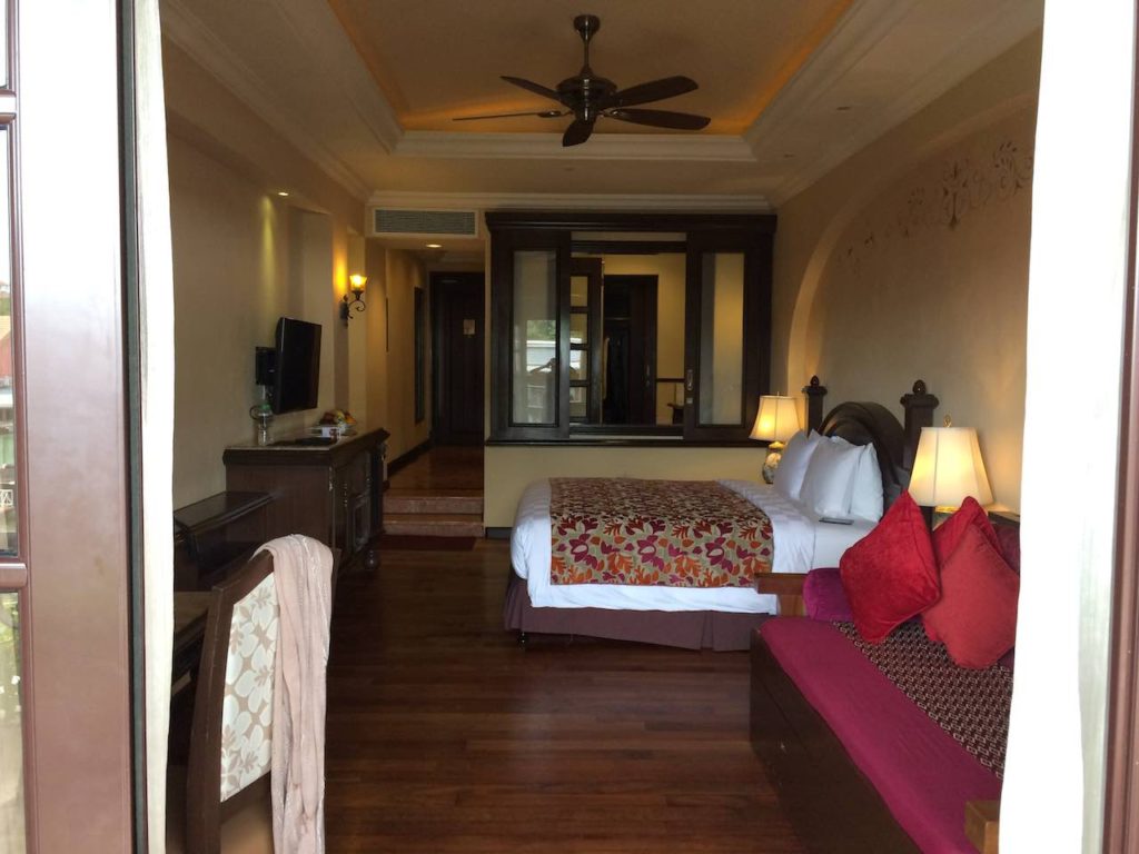 video-tour-casa-del-rio-malacca-best-5-star-luxury-hotel-melaka-angela-carson-malaysia-travel-blogger-15