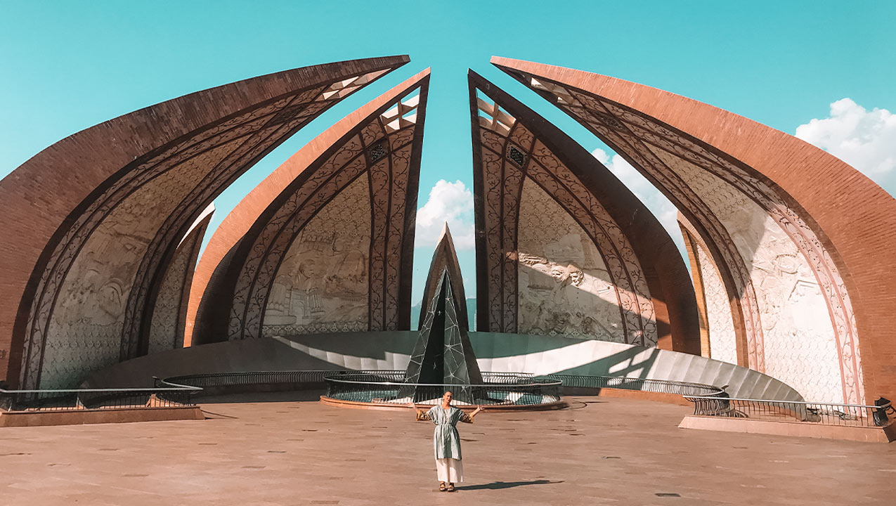Islamabad Vlog | Taxila, Faisal Mosque, Pakistan Monument & Monal Restaurant